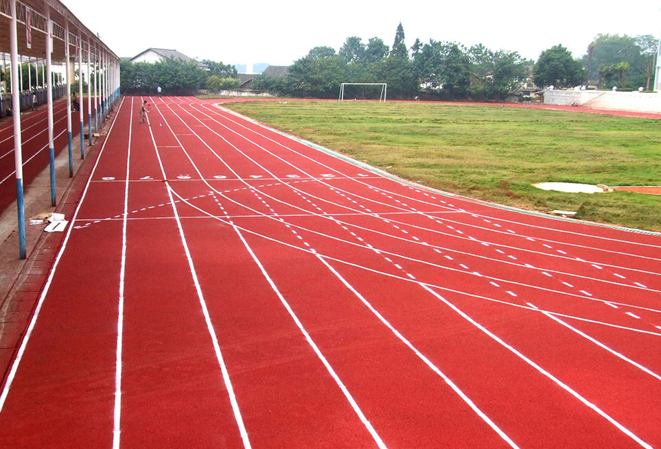 塑膠跑道對環(huán)境會(huì )產(chǎn)生哪些影響？